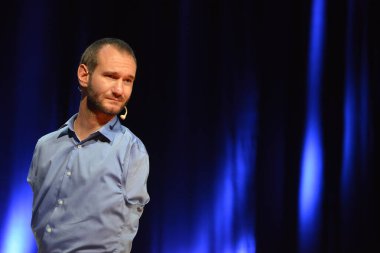 MINSK, BELARUS - 15 Nisan 2016: Minsk 'te ünlü konuşmacı Nick Vuychich. Bir günlük haber