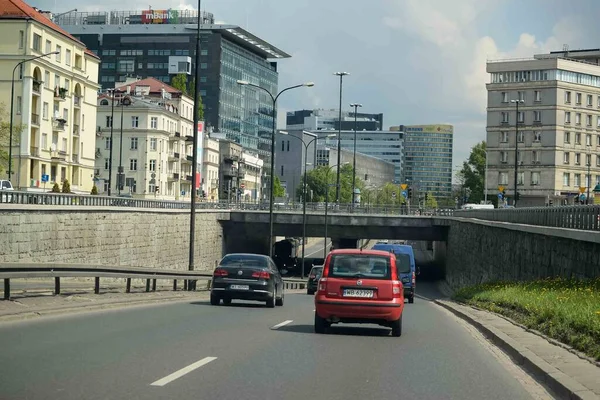 POLOGNE - 05 MAI 2020 : Trafic automobile en Pologne. Autobahn et le trafic — Photo