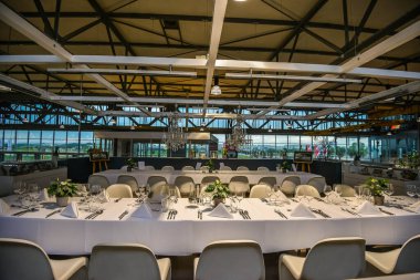 Boeblingen, Almanya - Temmuz 2016 - V8 HOTEL Motorworld Region Stuttgart. Dünyanın dört bir yanından toplanabilir arabalar sergisi.. 