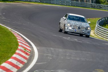 Nurburg, Almanya - 20 Ağustos 2015. Nurburgring 'e otomatik bağlantı noktası. 