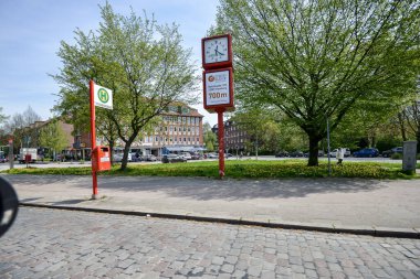 Hamburg. Almanya. - 7 Mayıs 2016, şehir tatili. Şehir şenlikleri. Turistler ve eğlence türleri.