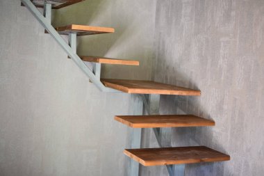 Vizon. BELARUS - MAYIS 2016: evde ahşap merdivenler görüntüsü.