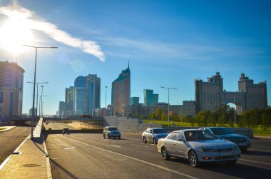 Nur-Sultan. Kazakistan - 03.09.2013 - Kazakistan, Nur-Sultan caddelerinde trafik.