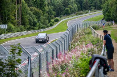 Nurburg, Rhineland-Palatinate Almanya - 20 Ağustos 2015. Nurburgring Yolu