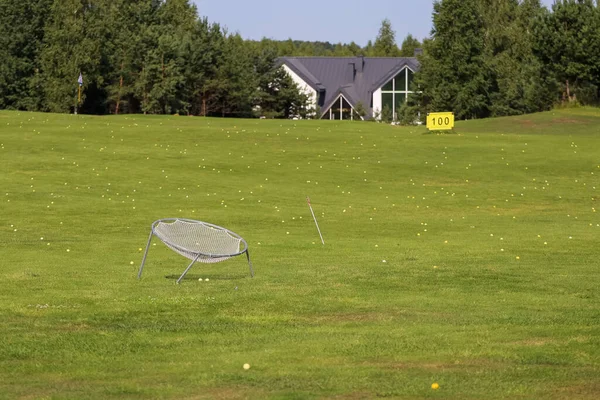 Driving range ongolf course on a green golf course. — Stock Photo, Image