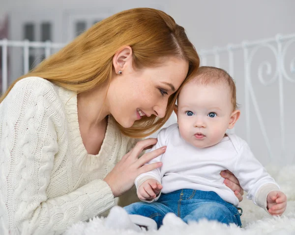 Portrait of happy mother and baby — Stock Photo, Image