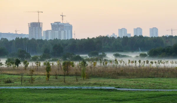 Inhabited residential district on the outskirts — Stock Photo, Image