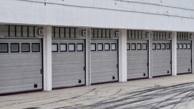 Auto-motor speedway garaj