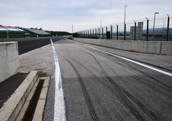 Vista desde la pole position en un hipódromo . — Foto de Stock