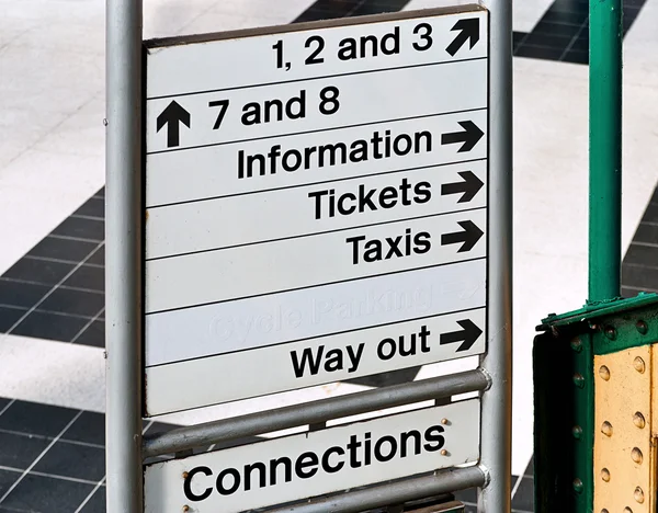 Train station sign — Stock Photo, Image