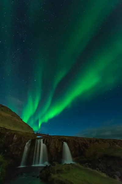 Nordlichter Island Landschaft Voller Kp5 Polarlichter Erstaunliche Nachtlandschaft Bei Kirkjufell — Stockfoto