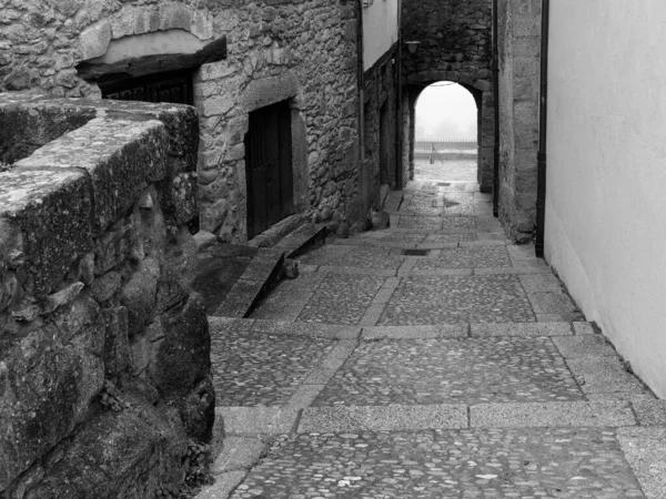 ミランダ カスタナーの歴史的な町の典型的な通り スペイン — ストック写真