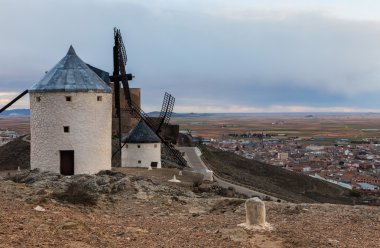yel değirmenleri consuegra