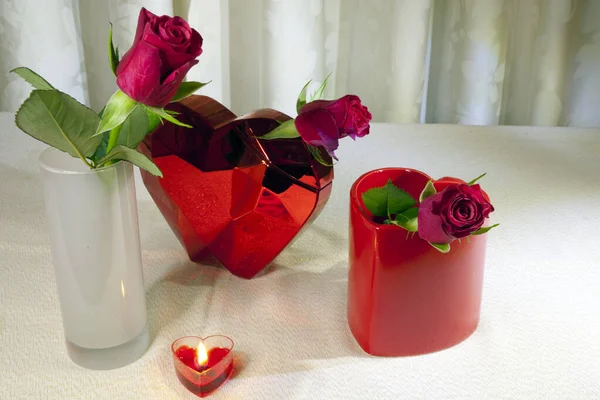 The red rose is the traditional symbol for love and romance; Valentines Day is usually associated with roses.Is important really impress your Valentine! Make your true love\'s day with Valentine\'s Day red roses