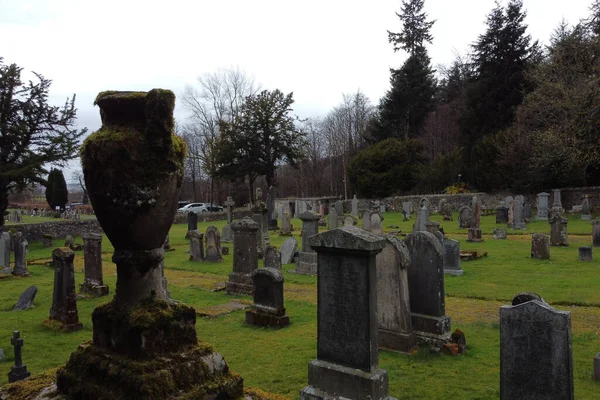 Logie Kirk is an isolated but operational church east of Stirling in central Scotland serving Church of Scotland. The original church lies about 500 meters.The The original church still has its own cemetery (churchyard).