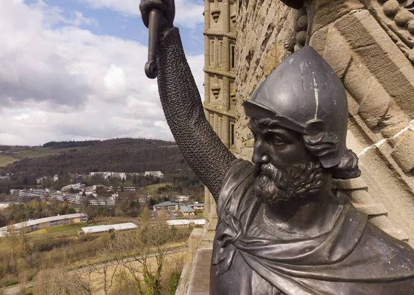 William Wallace Statue Stands Proudly Stirling National Wallace Monument Tower — Stock Photo, Image