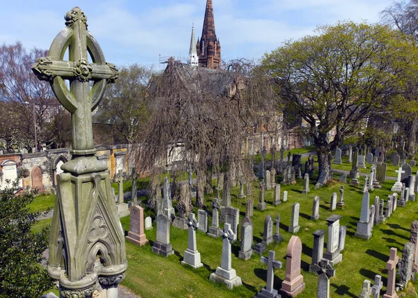 Dean Mezarlığı, İskoçya 'da Edinburgh şehir merkezinin batısında Dean Village' ın kuzeyinde tarihsel olarak önemli bir Victoria mezarlığıdır. Birleşik Krallık Queensferry Yolu ile Leith 'in Suyu arasında yer alır..