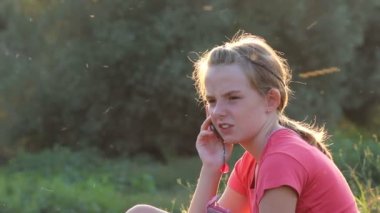 Telefon, cellural, mobil fon genç kız