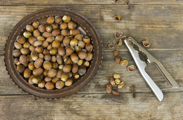 Avellanas con Cascanueces —  Fotos de Stock