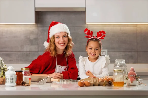 Mother Daughter Making Christmas Cookies Kitchen Royalty Free Stock Photos