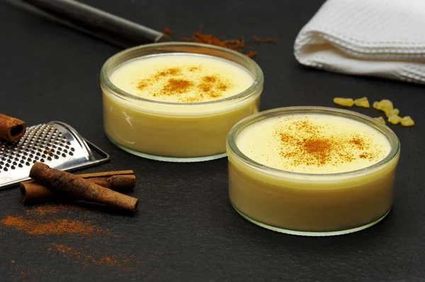 Aromatic custard pudding — Stock Photo, Image