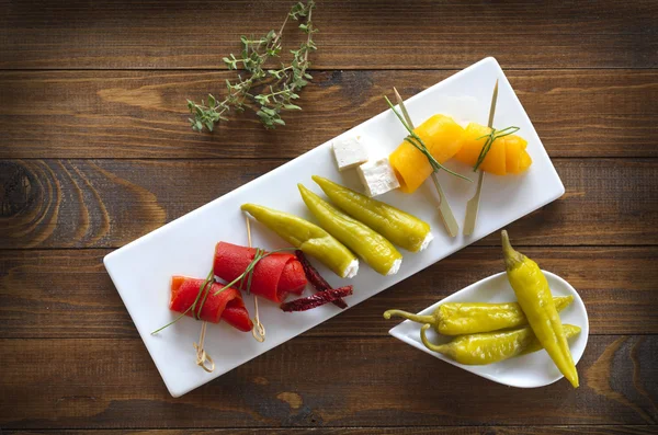 Zanahorias frescas aisladas — Foto de Stock