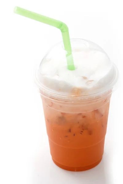 アイスのテイクアウト カップ白い背景で隔離の赤茶 — ストック写真