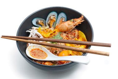 Tom Yum Kung şehriye, popüler Tay mutfağı yemek.