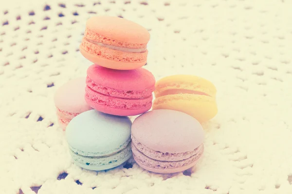 Délicatesse sucrée française, variété de macarons style vintage . — Photo