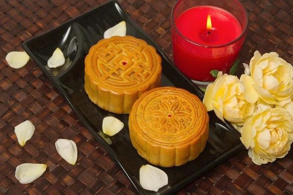 Chinese Moon cake, food for Chinese mid-autumn festival — стоковое фото