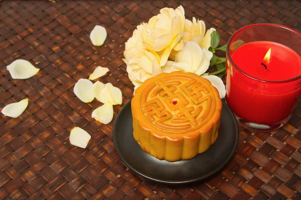 Chinese Moon cake, food for Chinese mid-autumn festival — стоковое фото