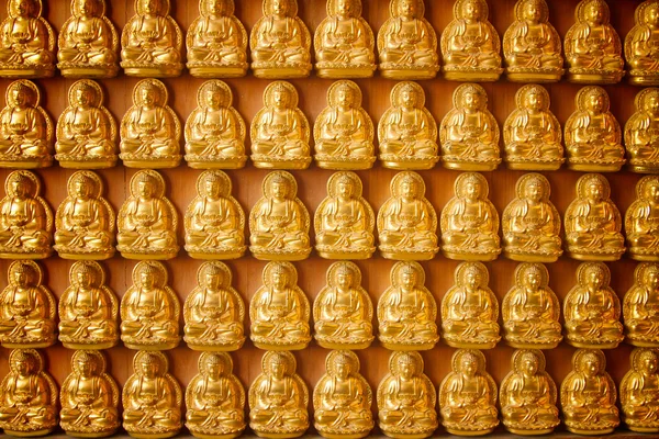 Buddha auf chinesischer Tempelwand in Thailand, kammalawat Drachen Temp — Stockfoto