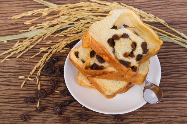 Slice of home made raisin bread — Stock Photo, Image