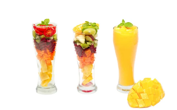 Mezcla de frutas tropicales, batido de frutas frescas — Foto de Stock