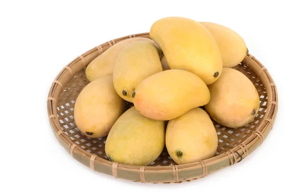 Mango fresco nel cestino — Foto Stock