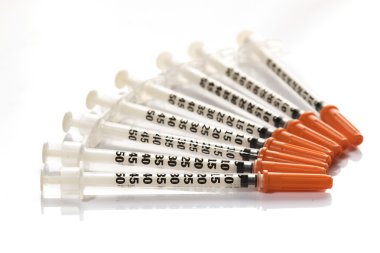  şırınga insülin yığını