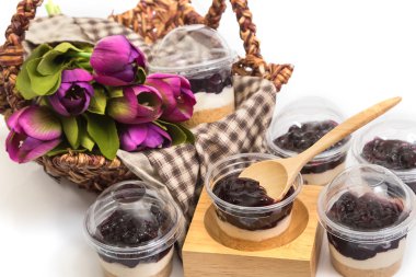 Plastik Ambalaj yaban mersinli cheesecake 