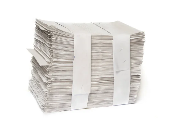 Gros plan de la pile de papiers sur fond blanc — Photo