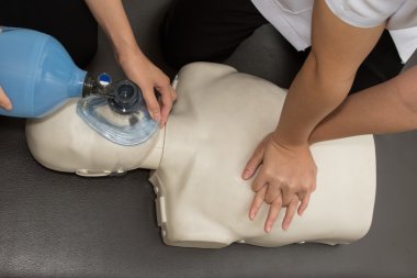 resüsitasyon tekniği kukla resüsitasyon eğitimi