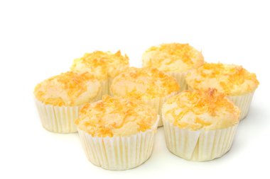 Tayland tatlısı. Küp kek üzerinde tepesinde altın yumurta sarısı iplik