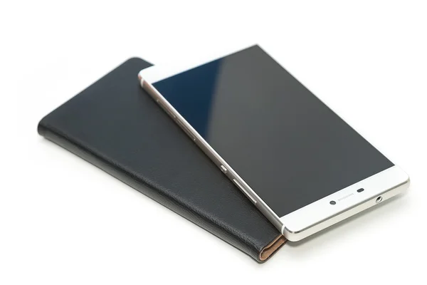 Smartphone e caso isolado no fundo branco — Fotografia de Stock
