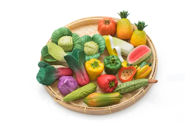 Fait à la main et variété de légumes et fruits en argile miniature — Photo