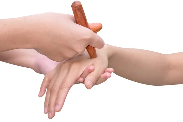 Рефлексологический массаж рук, тайский спа-массаж — стоковое фото