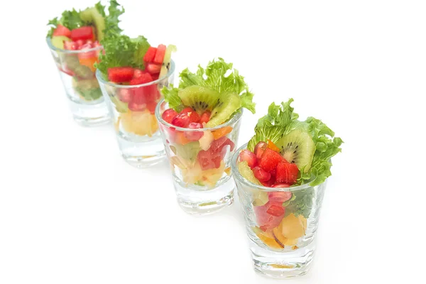 Bunter Naturfruchtsalat im Glas — Stockfoto