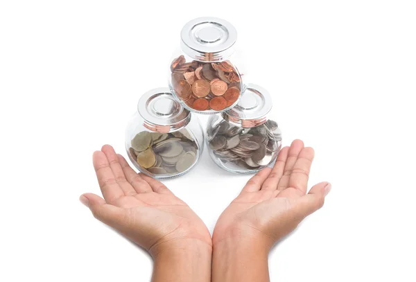 Frau händigt Geld im Glasgefäß aus, Alterssicherung — Stockfoto