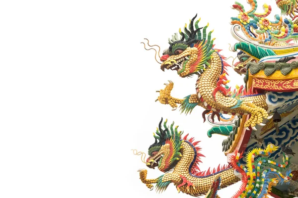 Escultura de dragão em templo chinês isolado no fundo branco — Fotografia de Stock