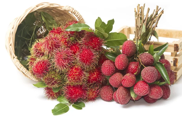 Asiatisk frukt, färska rambutan och Litchi på vit bakgrund — Stockfoto