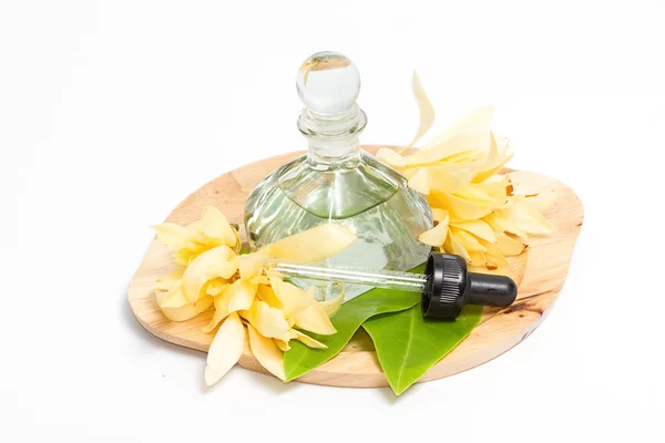 Champaka essential oil decoration for Thai spa setting — Stock Photo, Image