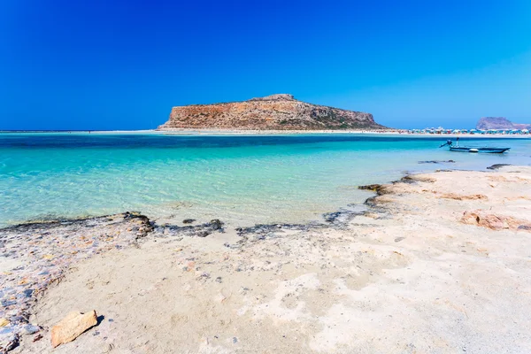 Gritty beach of Balos lagoone on Crete. Greece. — Stock Photo, Image