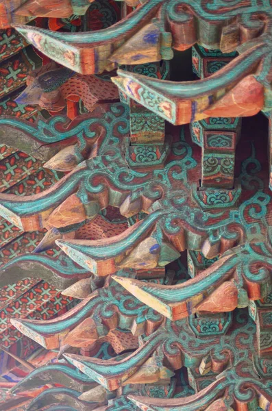 Дерев Яні Балки Даху Храму Кореї Вирізані Намальовані Геометричними Візерунками Стокове Зображення